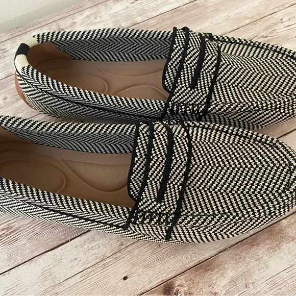 Black and White Herringbone Loafers - Picture 3 of 6